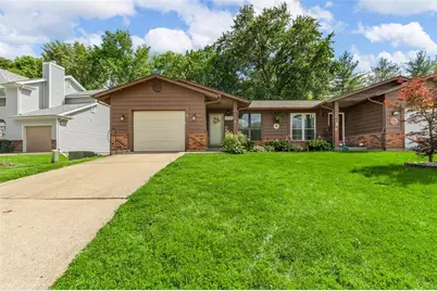 352 Della Drive, Saint Peters, MO 63376 - Photo 1