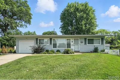 5 Carson Court, Florissant, MO 63033 - Photo 1