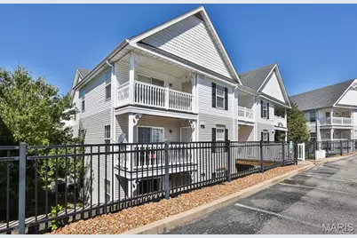 2470 Lampong Drive #200B, Saint Louis, MO 63125 - Photo 1