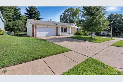 201 Barkwood Trails Drive, Saint Peters, MO 63376 - Photo 1