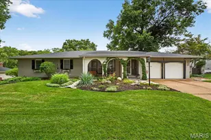 714 Big Bend Woods Dr, Manchester, MO 63021 - Photo 1