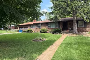 902 Ford Dr, Ferguson, MO 63135 - Photo 1