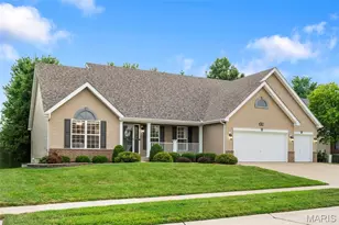 747 Springfield Dr, Wentzville, MO 63385 - Photo 1