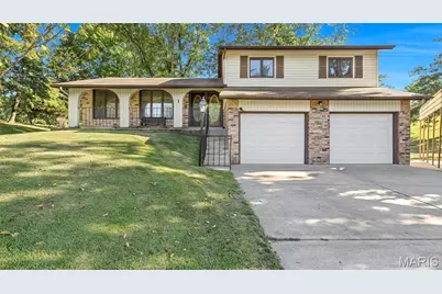 1 Sunset Lane, Saint Peters, MO 63376 - Photo 1
