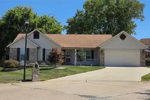 4 Trailview Ct, Saint Peters, MO 63376 - Photo 1