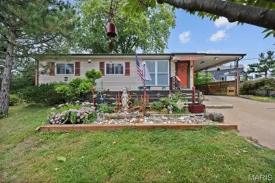 2245 Pecan Drive, Saint Louis, MO 63125 - Photo 1