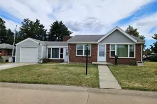 4001 Fawn Cir, Bella Villa, MO 63125 - Photo 1