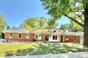 240 Greentrails Dr, Chesterfield, MO 63017 - Photo 1