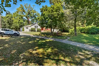 935 Spring Avenue, Saint Charles, MO 63301 - Photo 1