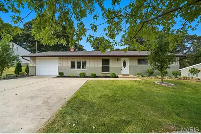 4315 Heinle Drive, Saint Louis, MO 63129 - Photo 1