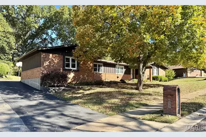 655 Hunters Ridge Drive, Ferguson, MO 63135 - Photo 1