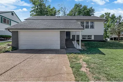 5226 Suntrail Drive, Saint Louis, MO 63033 - Photo 1