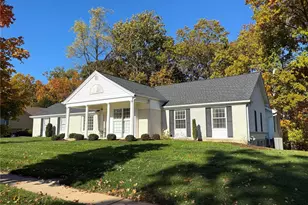 15113 Isleview Dr, Chesterfield, MO 63017 - Photo 1