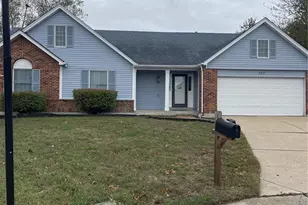 327 Wildberry Ln, Saint Charles, MO 63304 - Photo 1