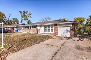 35 Flamingo Dr, Hazelwood, MO 63042 - Photo 1