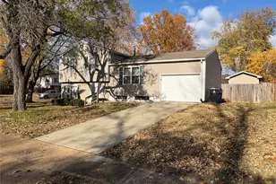 2305 Teakwood Manor Dr, Florissant, MO 63031 - Photo 1