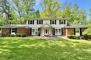135 Greentrails Dr S, Chesterfield, MO 63017 - Photo 1
