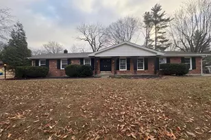 487 Runnymede Dr, Creve Coeur, MO 63141 - Photo 1