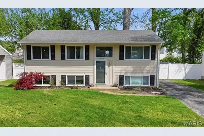 11959 Brookmont Drive, Maryland Heights, MO 63043 - Photo 1