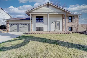 12 Voyager Dr, Saint Peters, MO 63376 - Photo 1