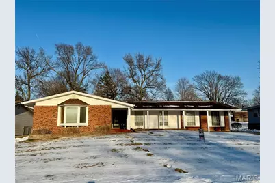 890 Meadowgrass Drive, Florissant, MO 63033 - Photo 1