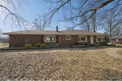 838 Middleboro Drive, Saint Louis, MO 63125 - Photo 1