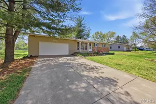 3020 Nettie Dr, Mehlville, MO 63129 - Photo 1