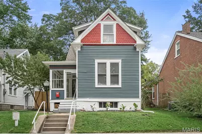 618 N Benton Avenue, Saint Charles, MO 63301 - Photo 1