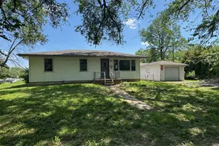 9984 Duke Dr, Moline Acres, MO 63136 - Photo 1