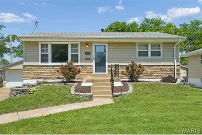 7827 Clymer Drive, Saint Louis, MO 63123 - Photo 1