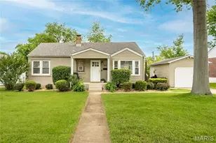 581 Meadowridge Dr, Kirkwood, MO 63122 - Photo 1