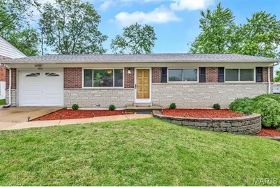 10618 Scotland Drive, Saint Louis, MO 63114 - Photo 1