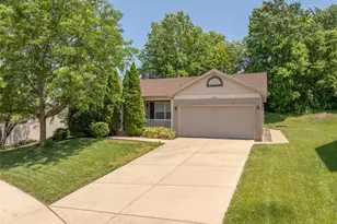 464 Fall River Ln, Saint Charles, MO 63304 - Photo 1
