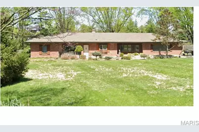11395 Inverness Lane, Maryland Heights, MO 63043 - Photo 1