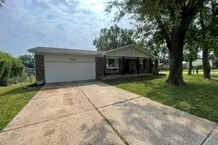 508 S Hawthorne Dr, Pacific, MO 63069 - Photo 1