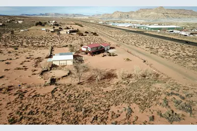 1100 S Revolution Way, Big Water, UT 84741 - Photo 23