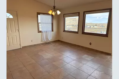 1100 S Revolution Way, Big Water, UT 84741 - Photo 15