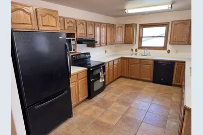 1100 S Revolution Way, Big Water, UT 84741 - Photo 5