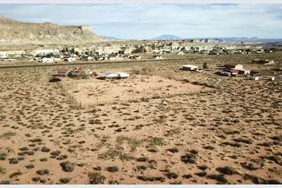 1100 S Revolution Way, Big Water, UT 84741 - Photo 33