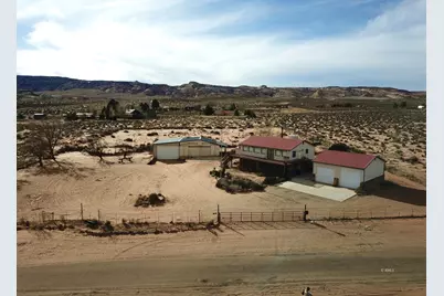 1100 S Revolution Way, Big Water, UT 84741 - Photo 3