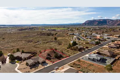 1084 E Country Club Dr, Kanab, UT 84741 - Photo 1