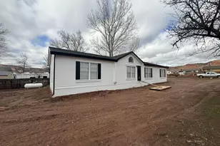 380 E 200 S, Kanab, UT 84741 - Photo 7