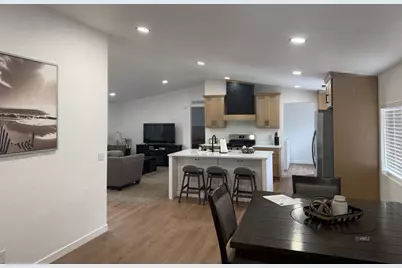 380 E 200 S, Kanab, UT 84741 - Photo 17