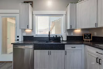 1558 S Creekside Dr E, Kanab, UT 84741 - Photo 11