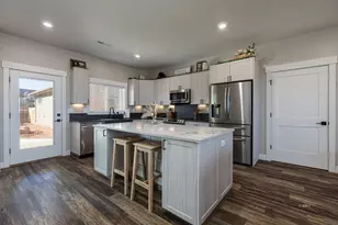 1558 S Creekside Dr E, Kanab, UT 84741 - Photo 9