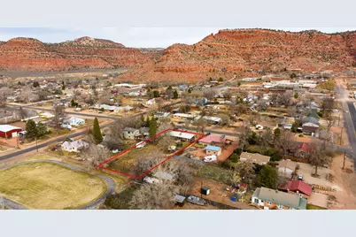 61 W 200 N, Kanab, UT 84741 - Photo 5