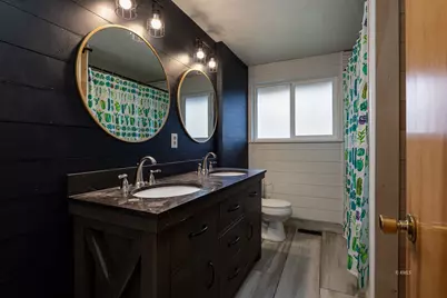 61 W 200 N, Kanab, UT 84741 - Photo 17