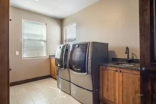 565 E El Valle Dr, Kanab, UT 84741 - Photo 29