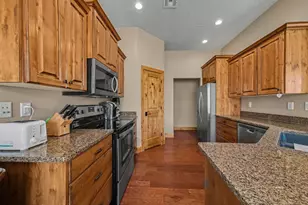 281 W Ladera Ln, Kanab, UT 84741 - Photo 17