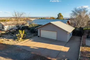 859 W Vance Dr, Kanab, UT 84741 - Photo 3
